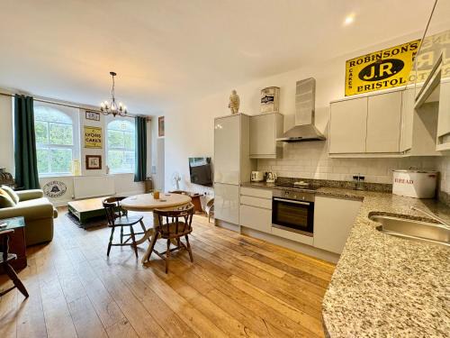 Shoscombe Apartment | Flat 2, Waterloo Apartments