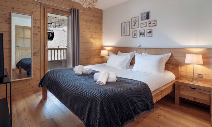 Champagny-en-Vanoise Apartment | Flat mountains view - SKI-IN/OUT LA PLAGNE CHAMPAGNY- ideal for families