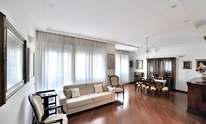 Tor di Quinto Apartment | FleminHouse in Rome's posh and elegant neighborhood 10 min from the Vatican