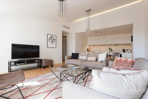 Alfama Apartment | FLH Mouraria Art Apartment with Pool