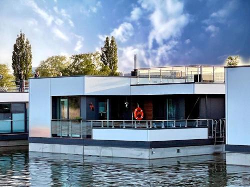 Ribnitz-Damgarten Boat Rental | Floating Hideaway- Coco de Mer