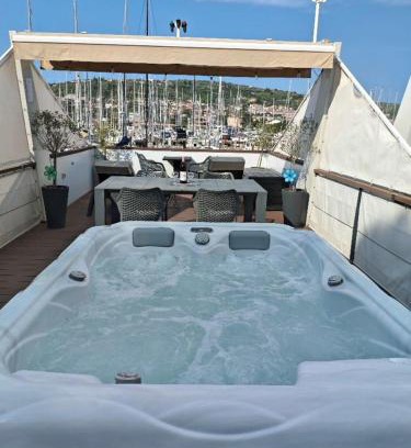Seca House | Floating House - SUNSET
