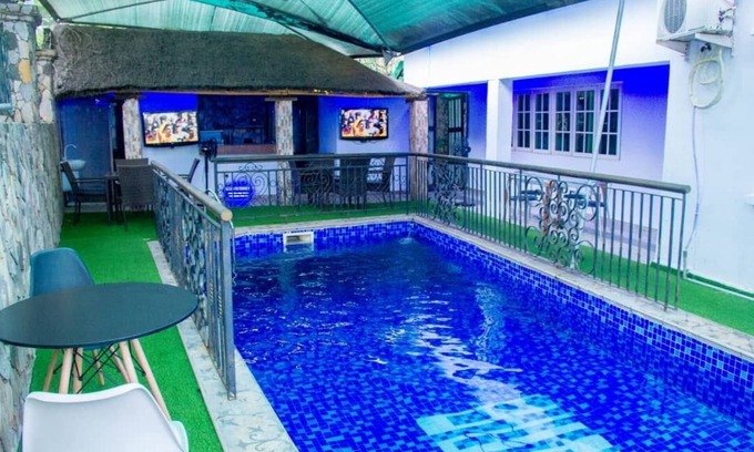 Ikeja Hotel | Flora Suites