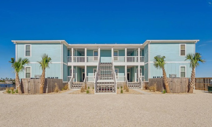 Ono Island Condo | FloraBama Inspired Waterfront Condo w/Boat Slip next To The Famous Florabama