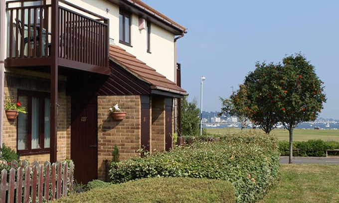 Poole Cottage | Flutes, Poole