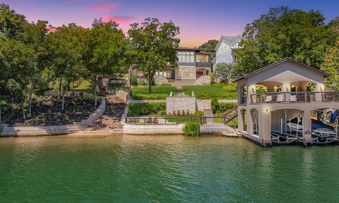Steiner Ranch House | Football Fave - Waterfront with Private Mini Beach