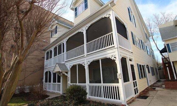 Rehoboth Beach Apartment | Four-Bedroom Apartment in the Ocean Block of North Rehoboth