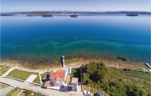 Kraj House | Four-Bedroom Holiday Home In Tkon