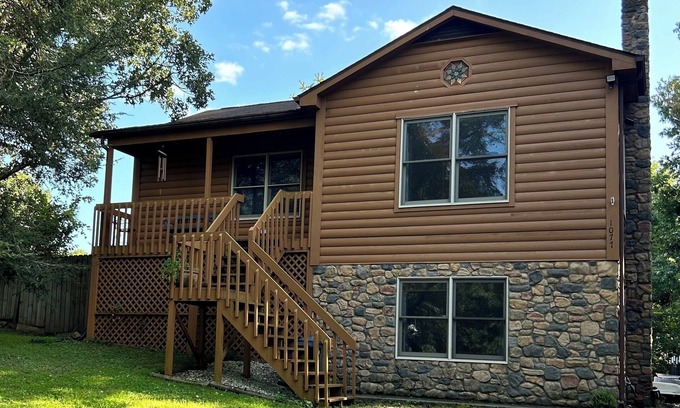 Merrimac Cabin | Four bedroom log cabin, less than 5 miles to Lane Stadium!