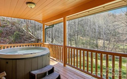 Bryson City House | Fox Creek Cabin 2: Creekside Cabin in the Smoky Mountains!