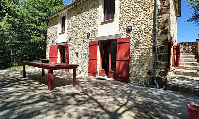 Rouffignac-Saint-Cernin-de-Reilhac Ski Chalet | In the heart of the Dordogne, house for 6, pool