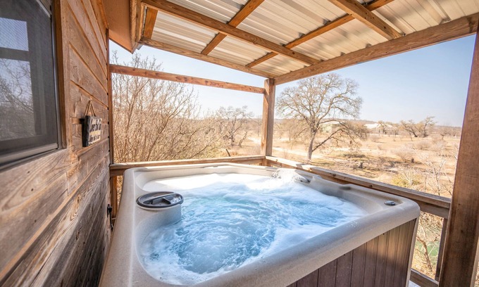 Fredericksburg Cabin | Fredericksburg Texas private cabin with hot tub