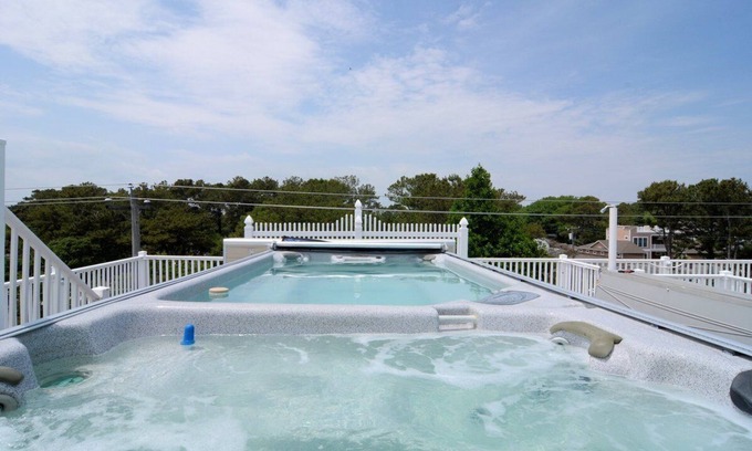 Rehoboth by the Sea House | FREE CHEF OR BONFIRE WITH MINIMUM 3 NIGHT STAY! ROOFTOP POOL & HOT TUB ALL YEAR!