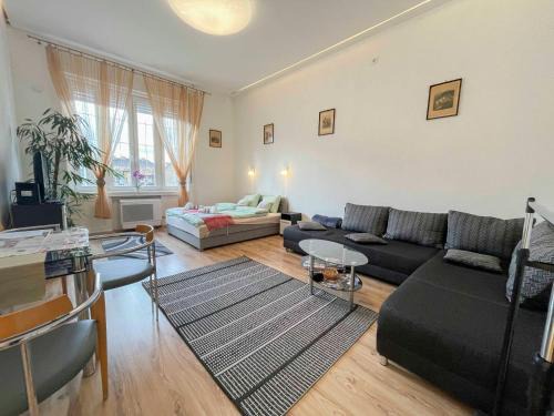 Csarnok negyed Apartment | FREE GARAGE! Downtown apartment near the NEW YORK coffee house