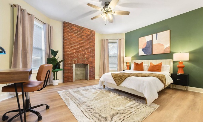 Larimer House | Free Parking+Pet Friendly+6BR+5 Min From Bakery Sq