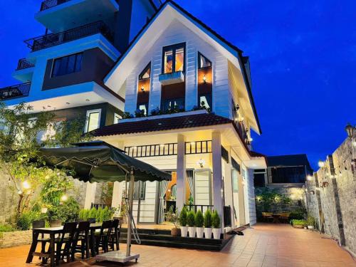 Phuong Villa | FREELANCE VILLA