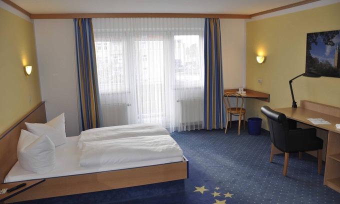 Handelshafen House | French Room (1) - sleep & go Hotel Magdeburg GmbH