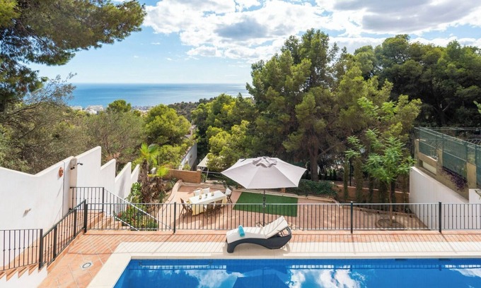 Pinares de San Anton Apartment | Full apartment (4p) with large pool and terrace overlooking the sea