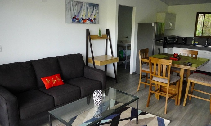 Playa Hermosa Apartment | Fully equipped 2-bedroom apartment in Playa Hermosa with WiFi, AC and parking