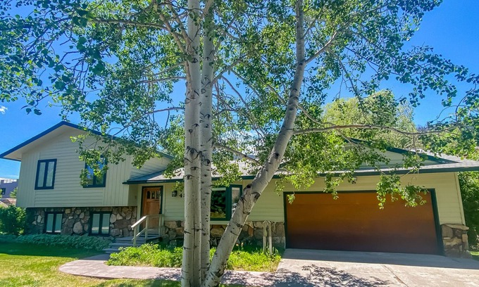 Jackson House | Fun, dog-friendly getaway with enclosed backyard & mountain views
