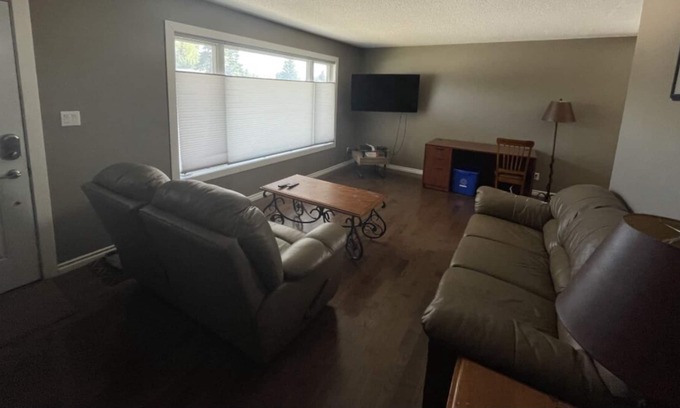 Kindersley House | Furnished 4 bedroom home in Kindersley