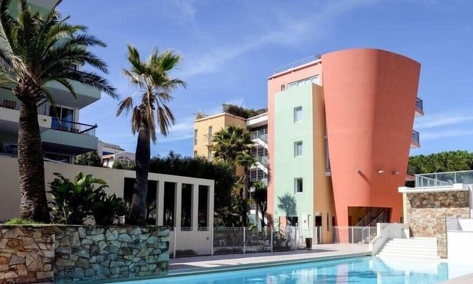 Antibes Old Town Apartment | Furnished air-conditioned apartment with panoramic terrace & a parking