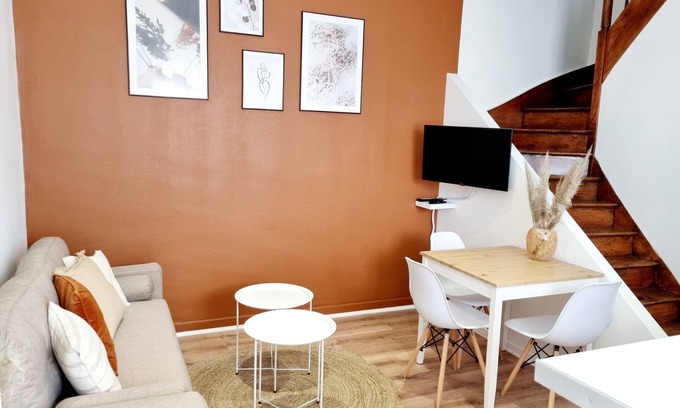 Jarnac Apartment | Furnished with holm oak, duplex equipped with every comfort