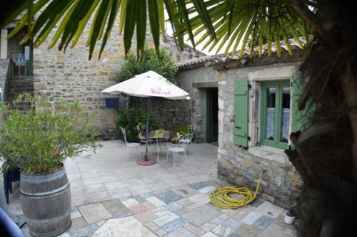 Grospierres Apartment | Gîte #20, 6 Pers, Domaine De Ribiere
