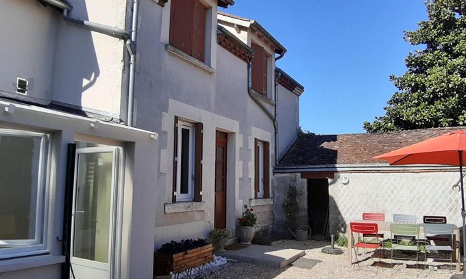 Saint-Hilaire-Saint-Mesmin House | Gîte cosy près d'Orléans avec jardin, parking, et équipements complets - FR-1-590-252