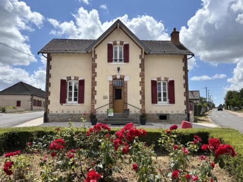 Saligny-sur-Roudon House | Gîte familial en campagne paisible, 8 pers, tout inclus - FR-1-489-589