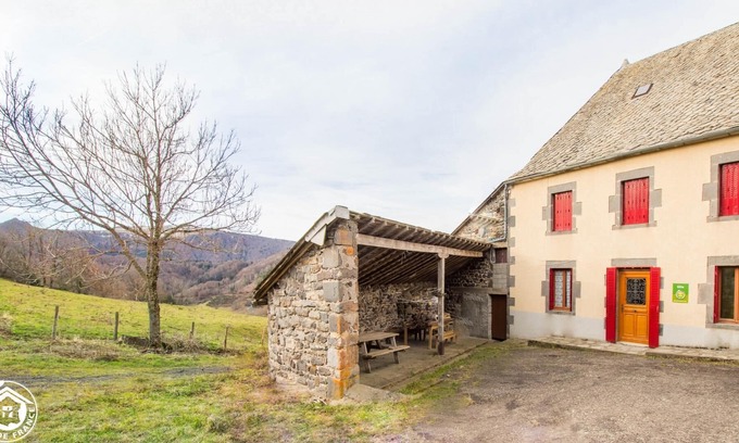 Orcival House | Gîte La Sanadoire - Orcival