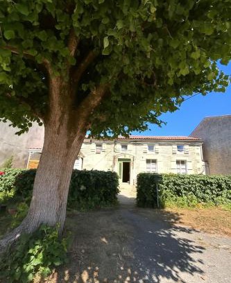 Saint-Porchaire House | Gîte Le Logis du Tilleul