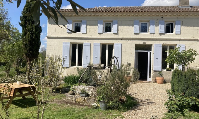 Saint-Dizant-du-Gua Condo | Gîte les ganivelles