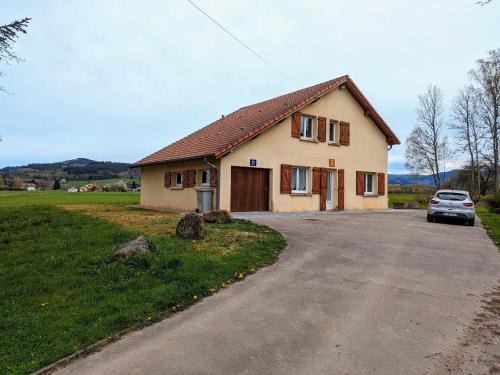 Anould House | Gîte spacieux avec cheminée, proche nature, accessible PMR, idéal famille et motards - FR-1-589-34