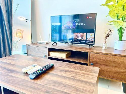 Shah Alam Apartment | G 1-5pax Cozy Home Trefoil Setia Alam 100mps Wifi & TV SCCC
