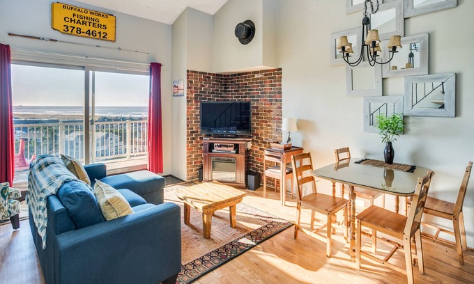 Gearhart Condo | G699 1 Bedroom with Loft Top floor No cleaning fees