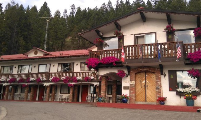 East Kootenay Hotel | Gables Motel