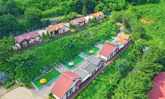 Deokhyeon House | Gapyeong sky pet Family Dogchae Pension