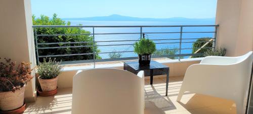 Diasella Apartment | GARDEN APARTMENT 1 VERGA