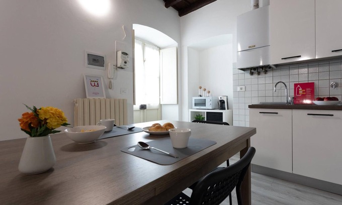 Roman Quarter Apartment | Garibaldi 10 - Garibaldi Ten
