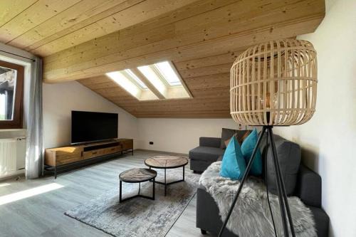 Bad Wiessee Apartment | Gemütliche Ferienwohnung im DG am Tegernsee - Bergblick, Ruhe & ganz viel Platz