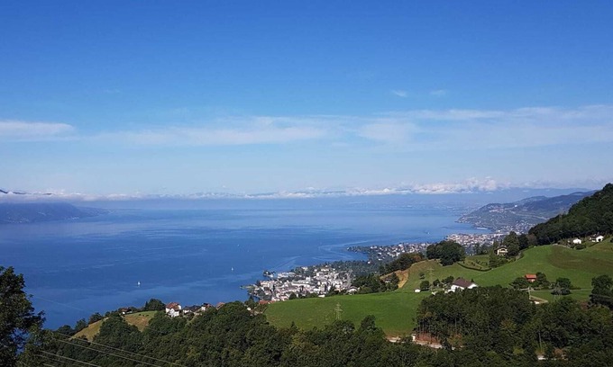 Montreux Apartment | Gemütliche Ferienwohnung mit Fantastischer Fernsicht Über dem Genfersee