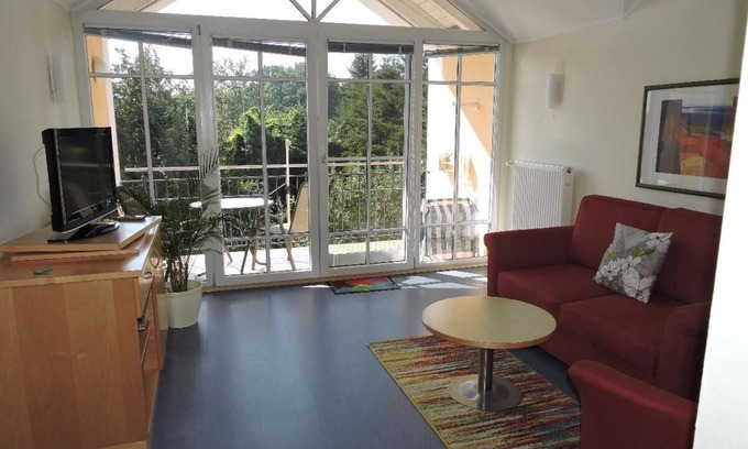 Safferstetten Apartment | Gemütliches Feriendomizil (45qm) mit Balkon und Glasfront