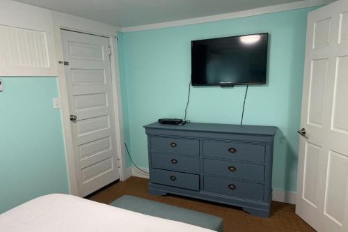 Savannah Beach Apartment | Georgianne Suite Seven