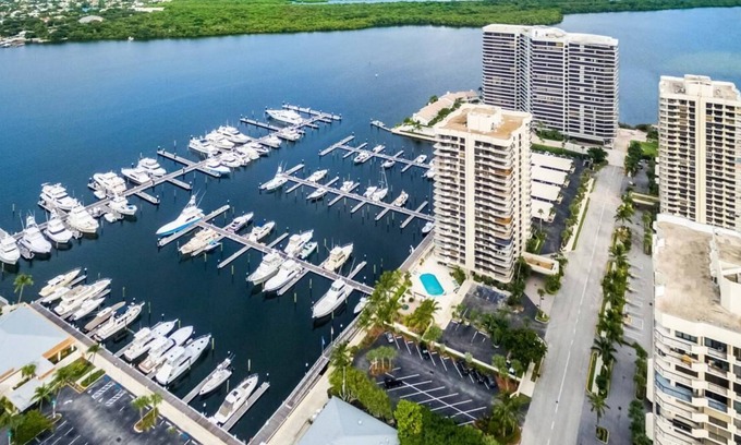 Hunt Club Resort | Get Ready for Adventure! 3 Awesome Units, On-Site Golf Courses, Spa, Tennis