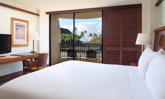Kaanapali Hotel | Get Ready for Adventure! Outdoor Pool, Oceanview, Near Alii Kahekili Beach