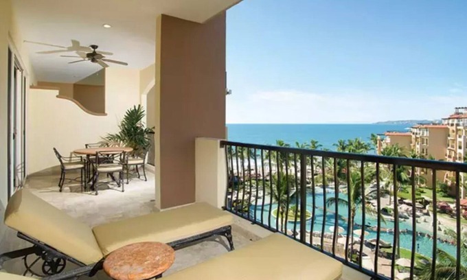 Flamingos Resort | Getaway 2BR Suite at Villa del Palmar Flamingos