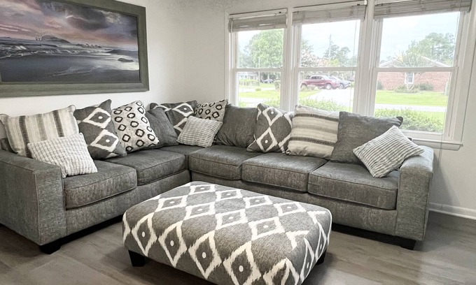 Kings Grant House | Getaway near UNCW, Downtown, & the Beach
