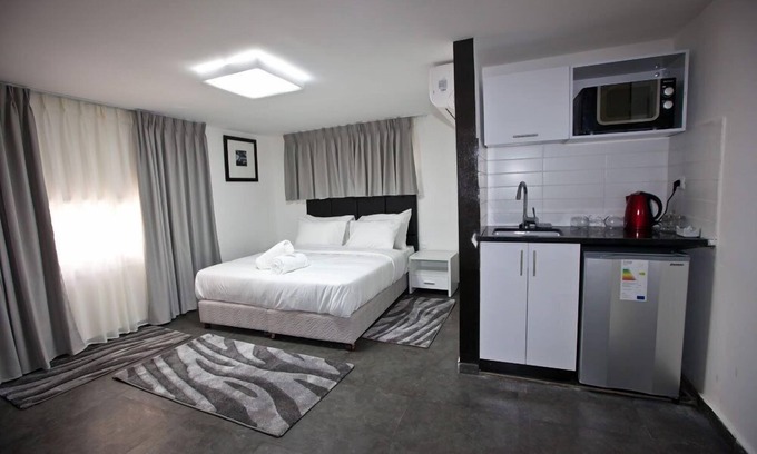 Kerem HaTeimanim Apartment | Geula Suites
