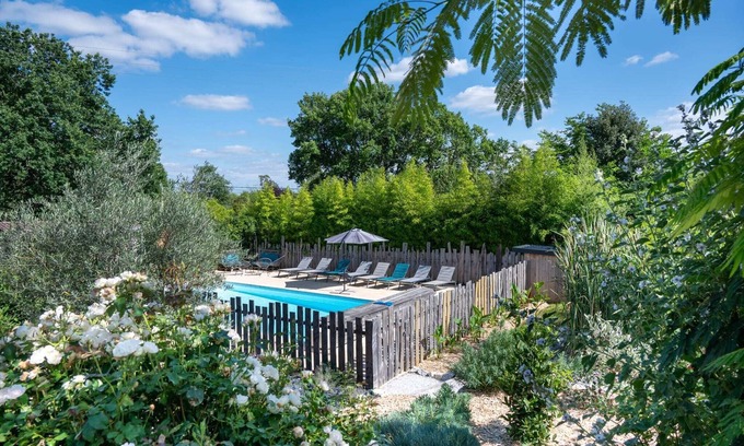 Pujaudran Cottage | Gite Bouconne, air-conditioned studio with terrace for 1 or 2 people - shared outdoor swimming pool